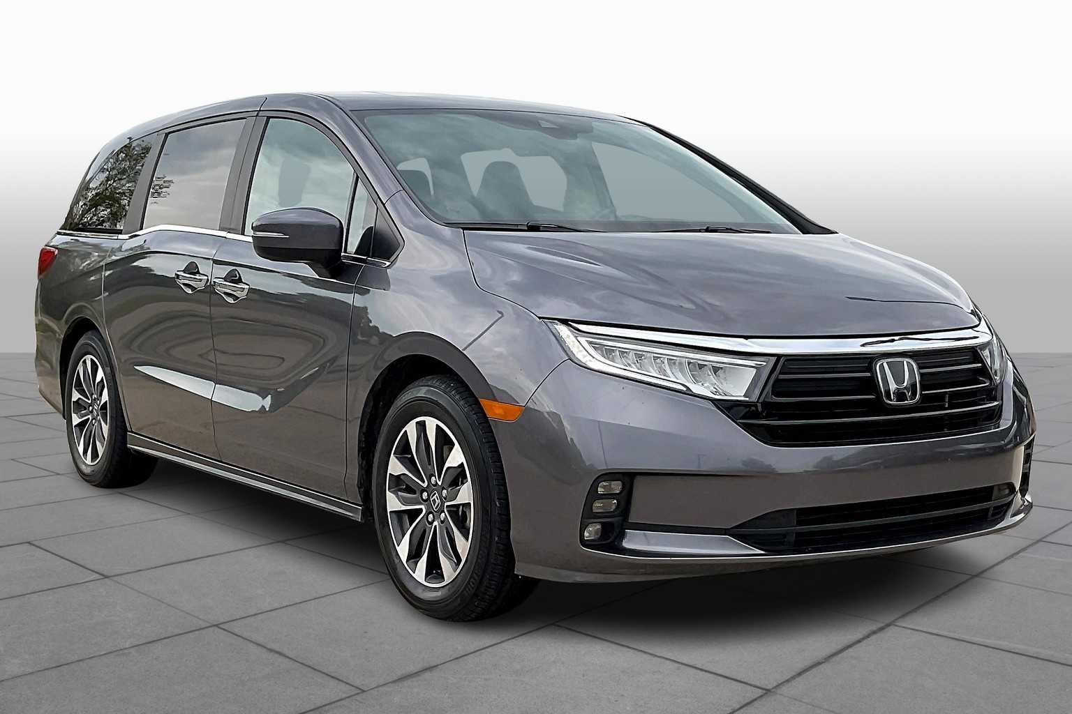 2024 Honda Odyssey EX-L photo 2