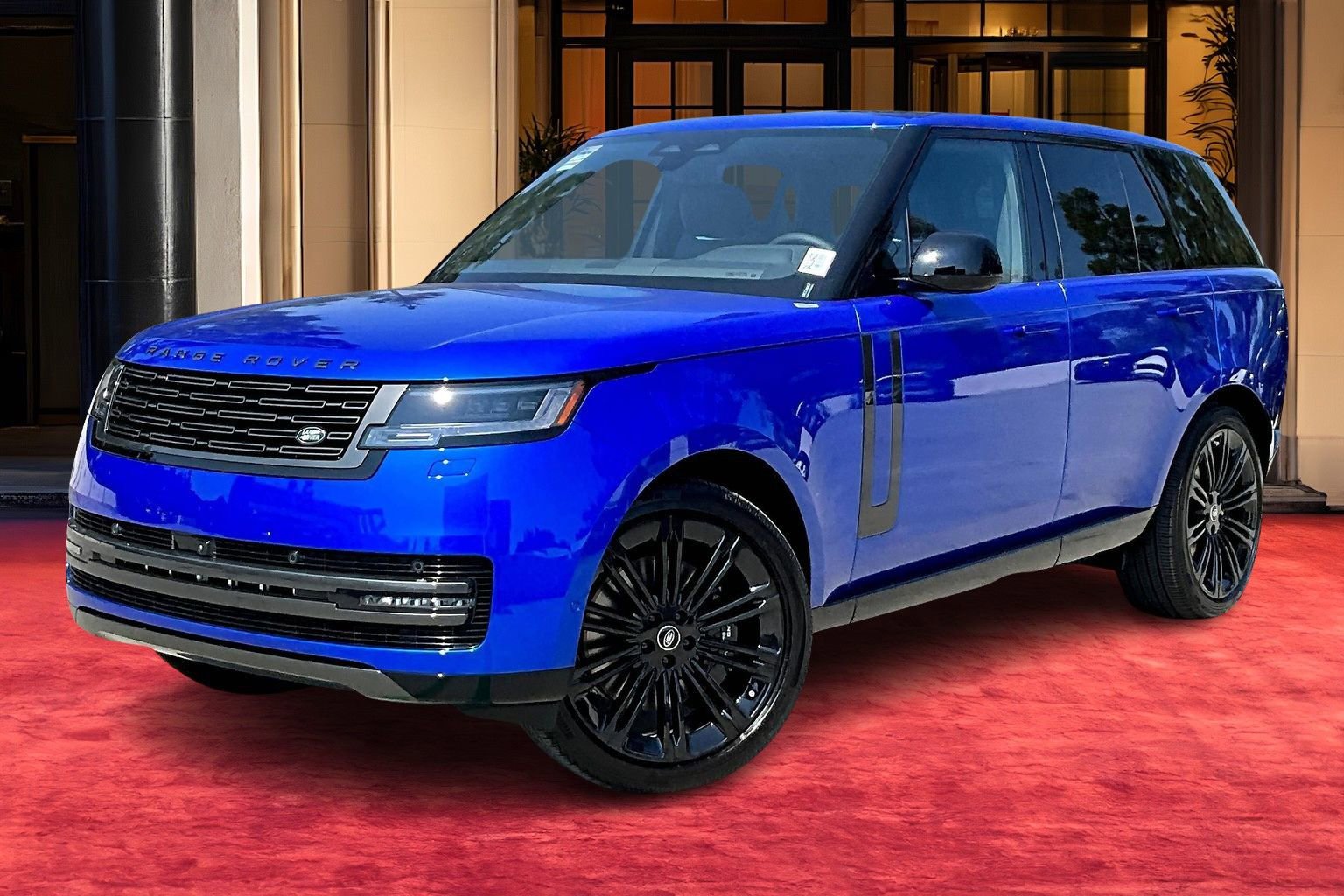 2025 Land Rover Range Rover SE's photo