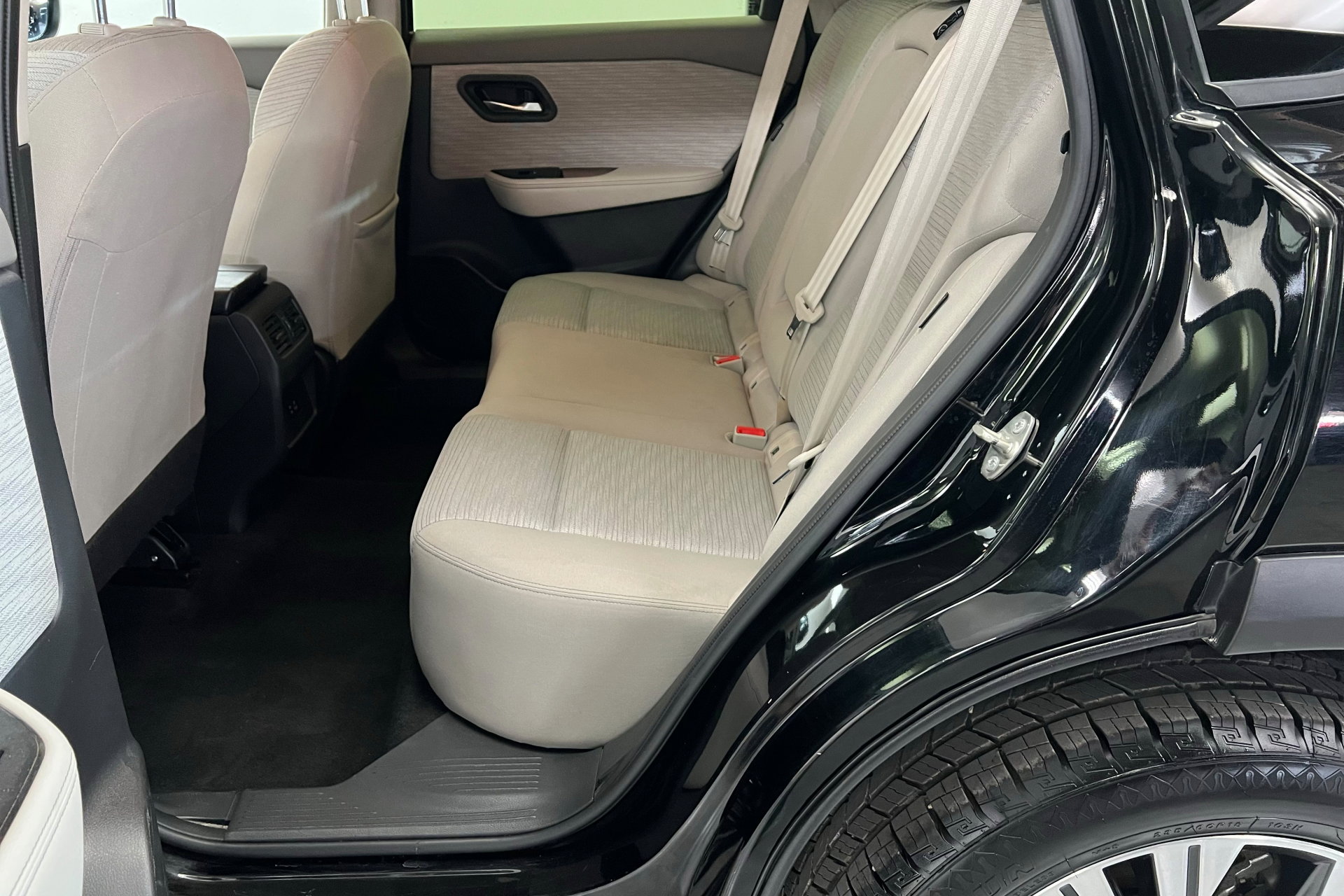 2023 Nissan Rogue SV photo 20