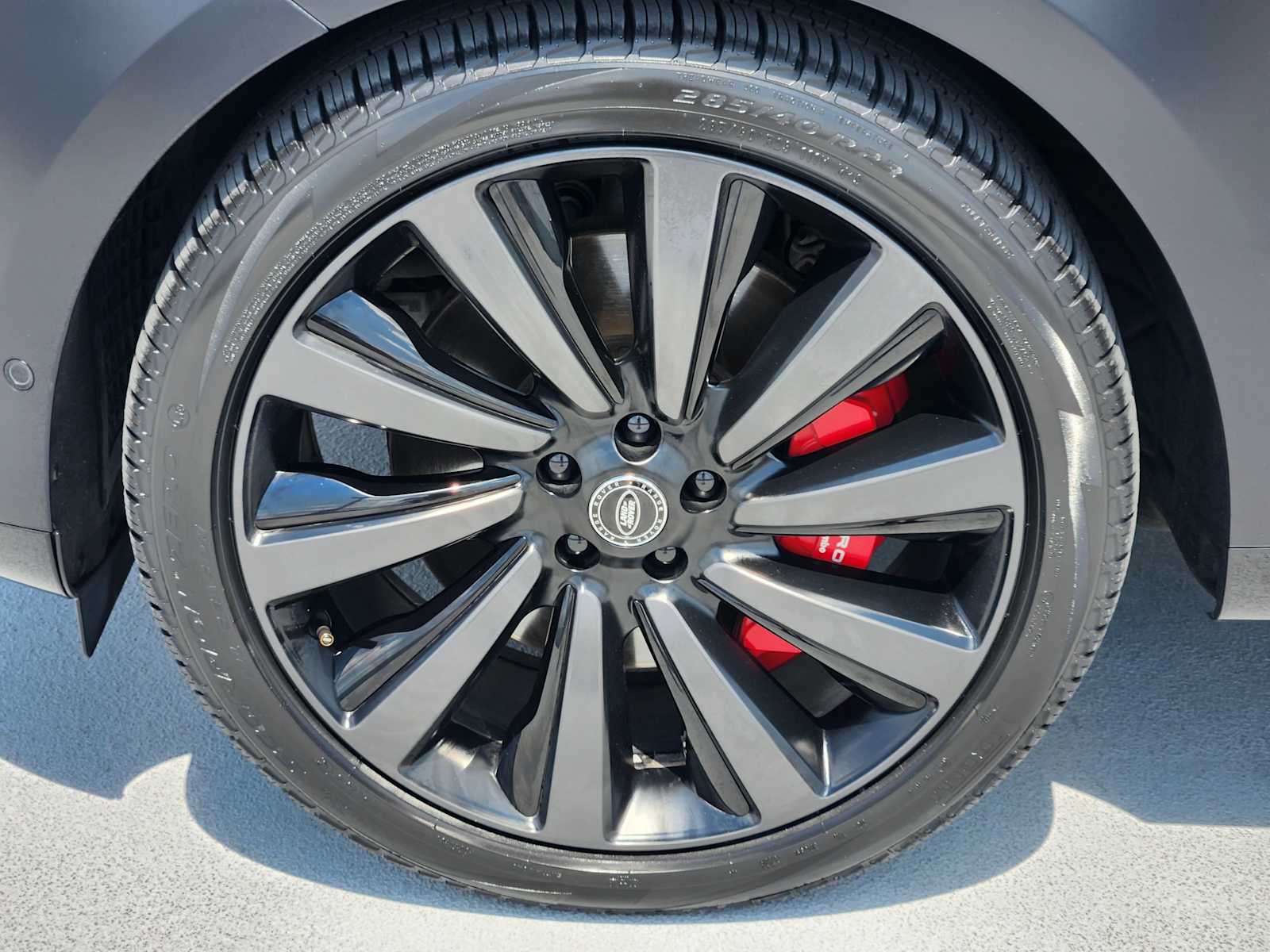 2023 Land Rover Range Rover SV photo 10