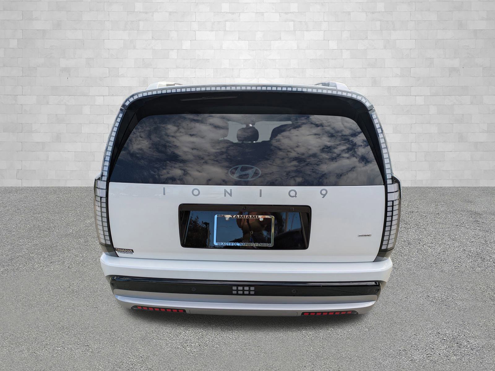 2026 Hyundai Ioniq SEL photo 4