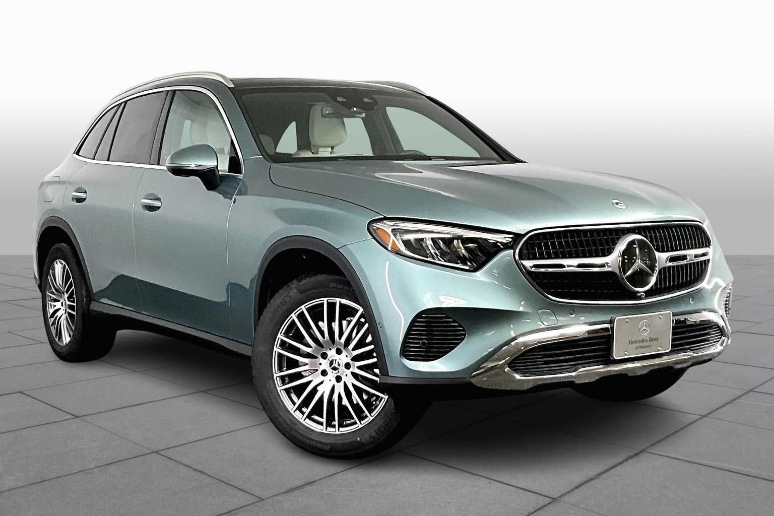 2026 Mercedes Benz GLC 300 4MATIC photo 2