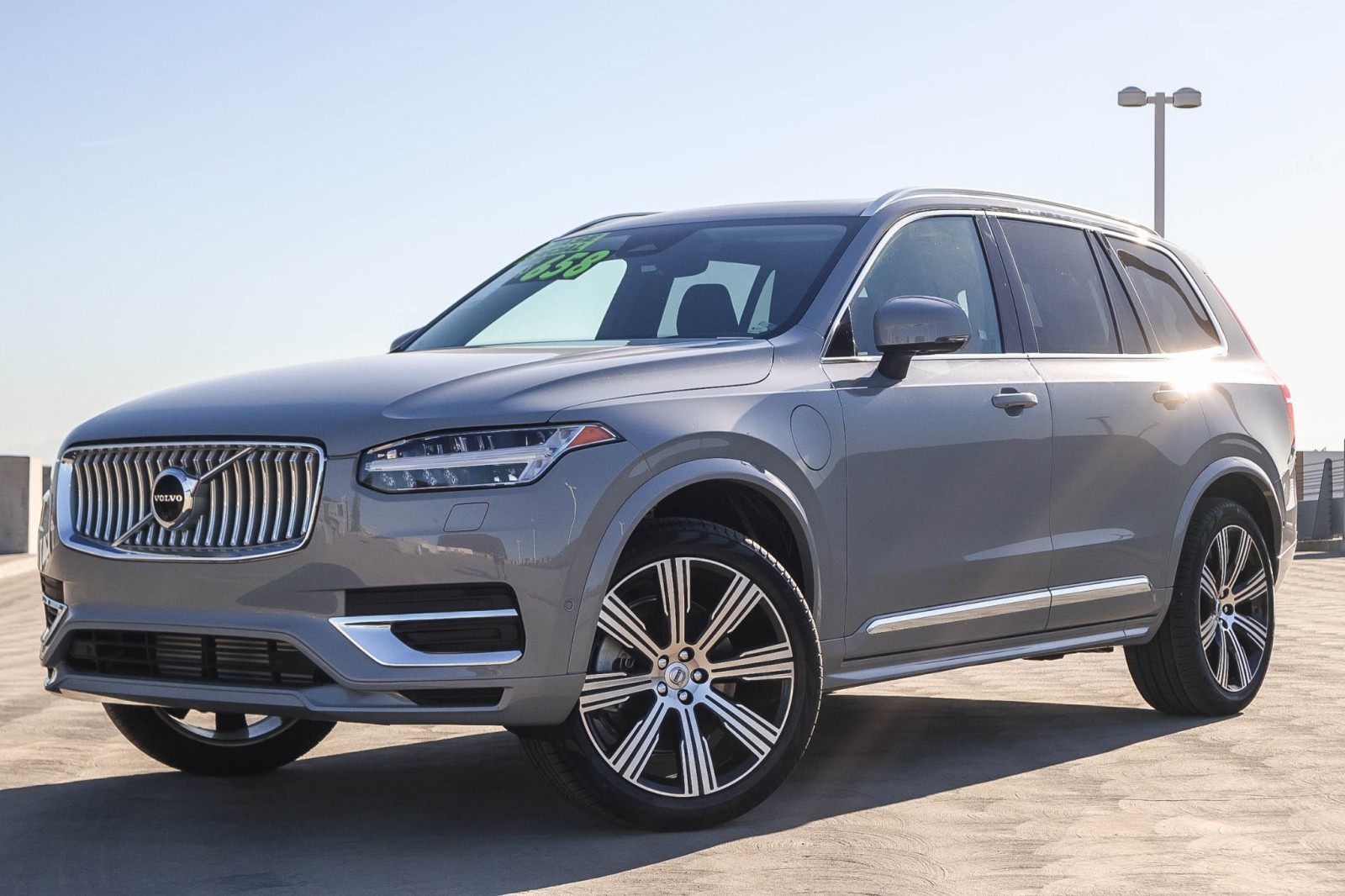2025 Volvo XC90 Plus's photo
