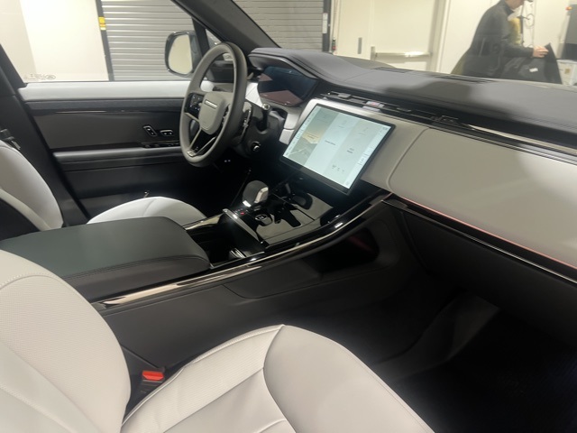 2025 Land Rover Range Rover Sport SE photo 22