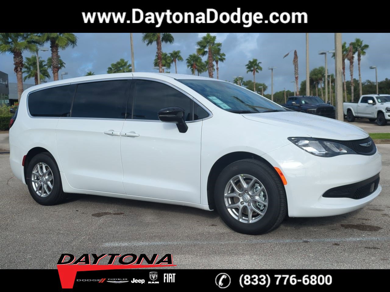 2026 Chrysler Voyager LX's photo