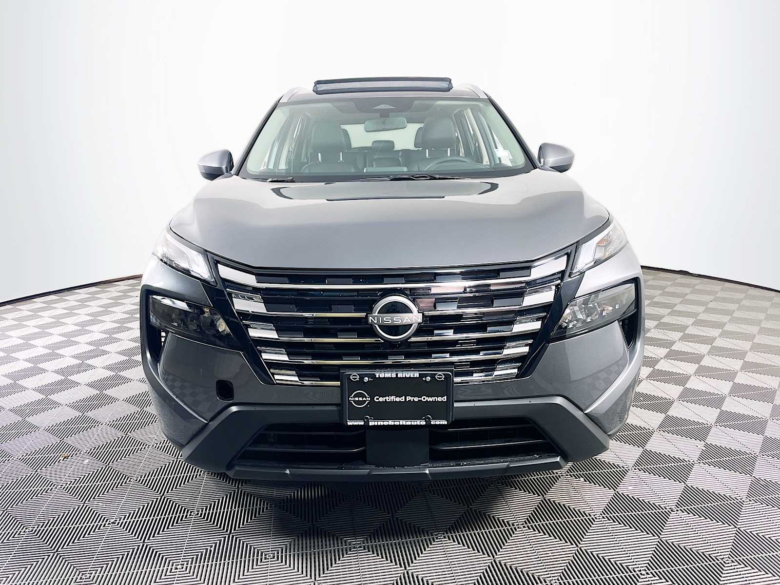 2026 Nissan Rogue SV photo 2