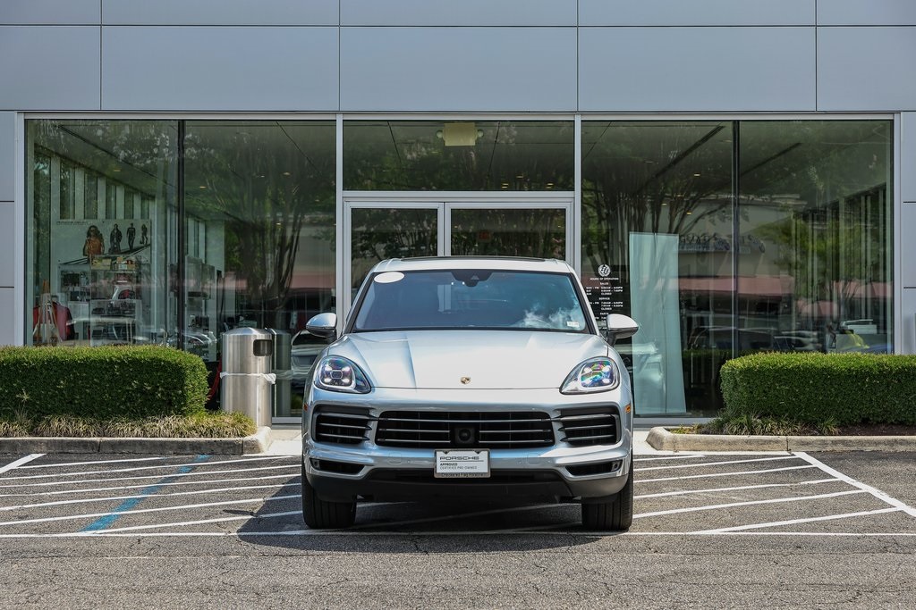 2022 Porsche Cayenne Base photo 10