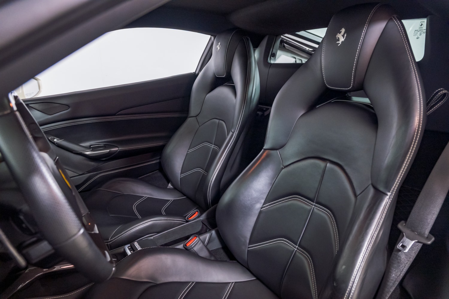 2016 Ferrari 488 GTB photo 16