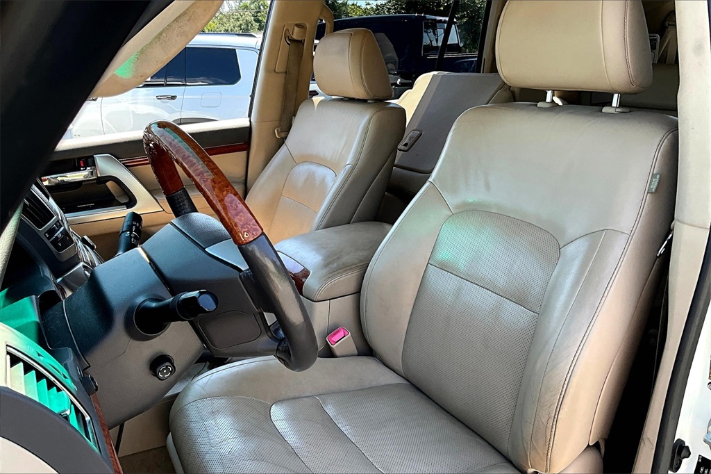2015 Toyota Land Cruiser Base photo 21