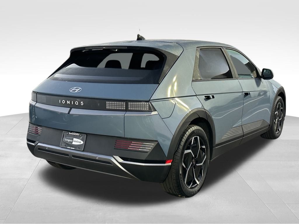 2024 Hyundai Ioniq 5 SE photo 3