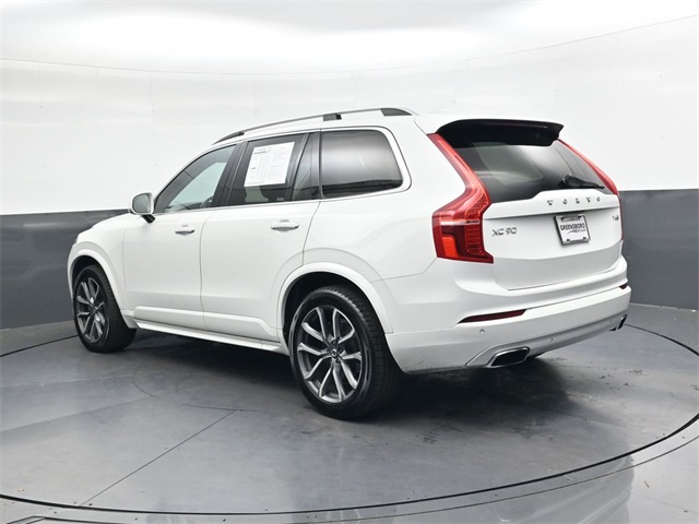 2017 Volvo XC90 T6 AWD Momentum photo 3