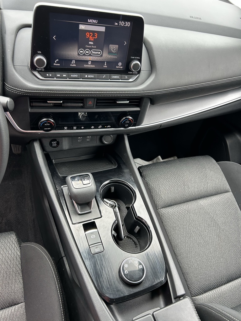 2024 Nissan Rogue SV photo 17
