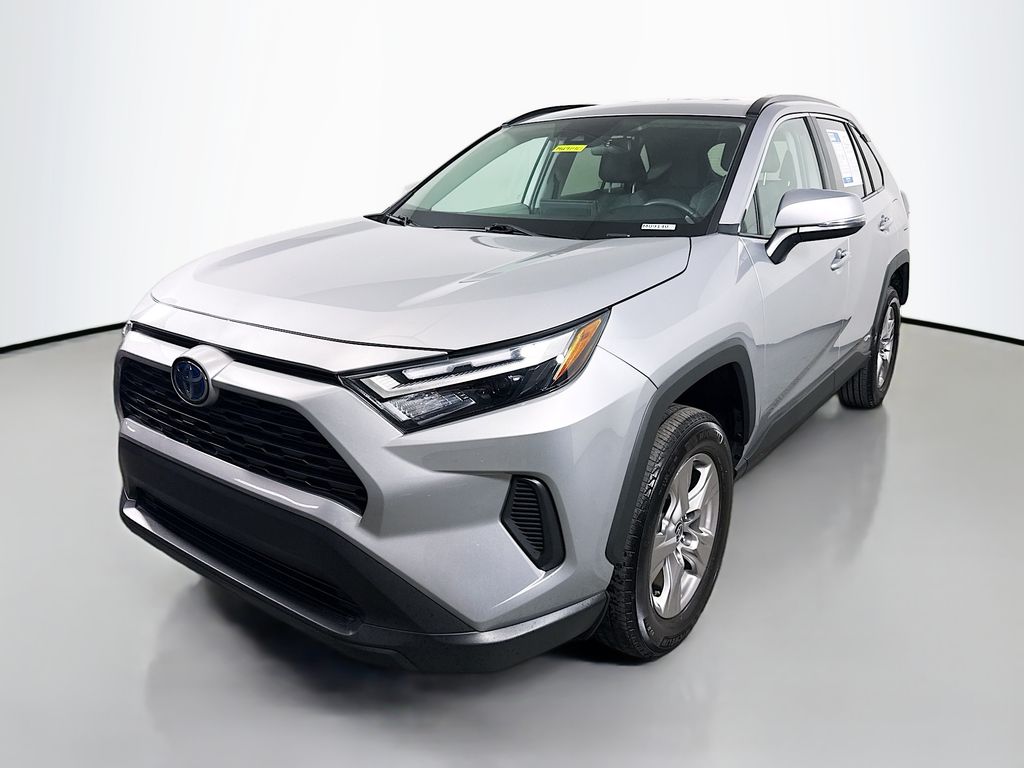 2023 Toyota RAV4 Hybrid XLE photo 3