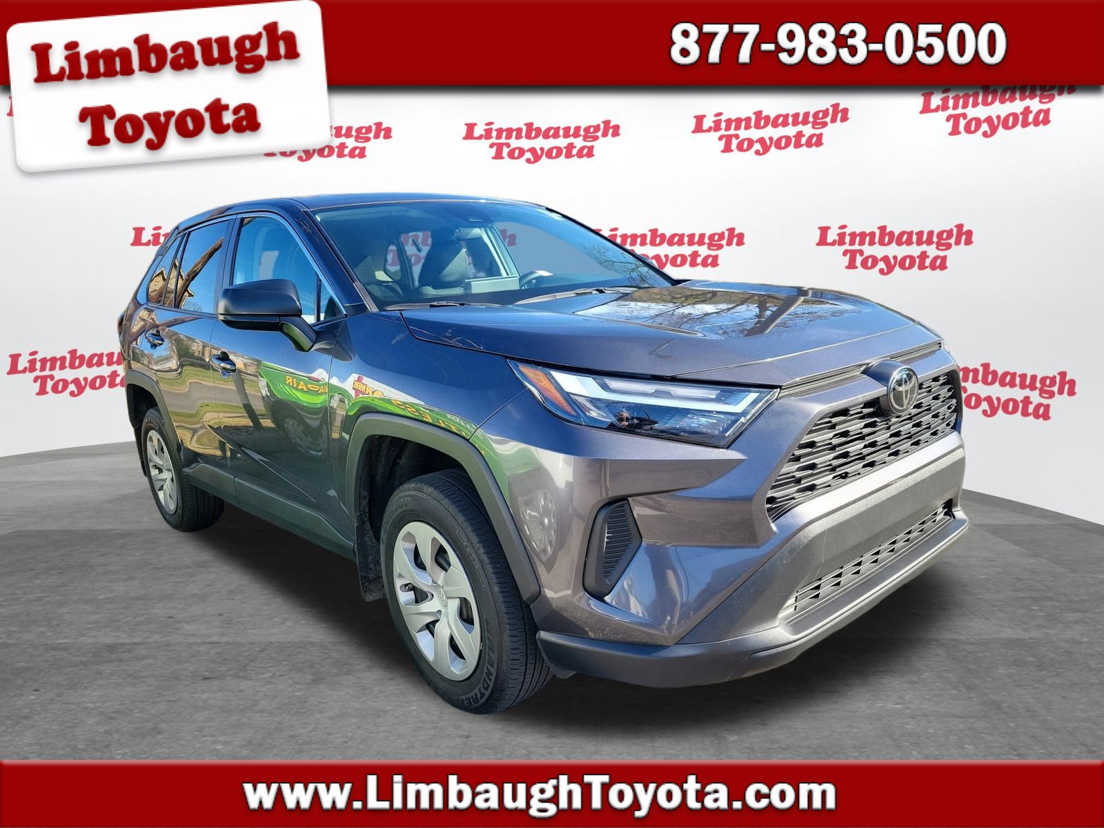 2024 Toyota RAV4 LE's photo