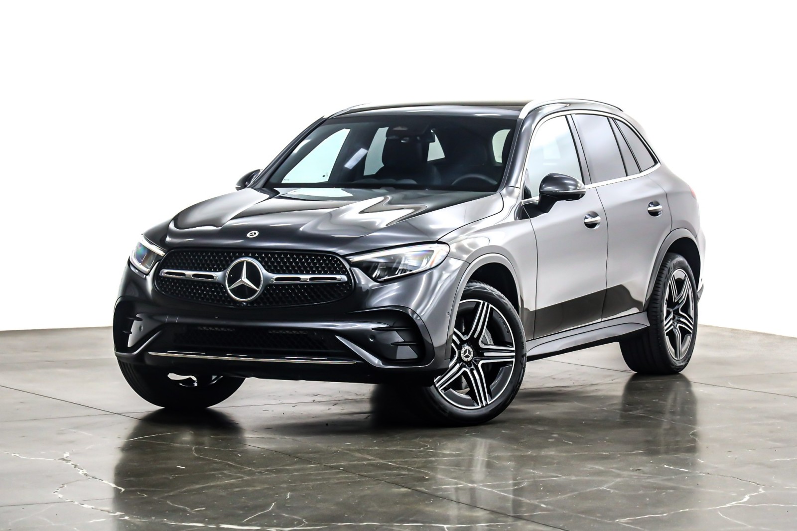 2024 Mercedes-Benz GLC GLC300's photo