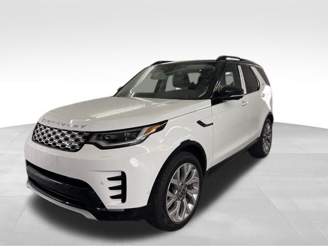 2026 Land Rover Discovery Tempest Edition's photo