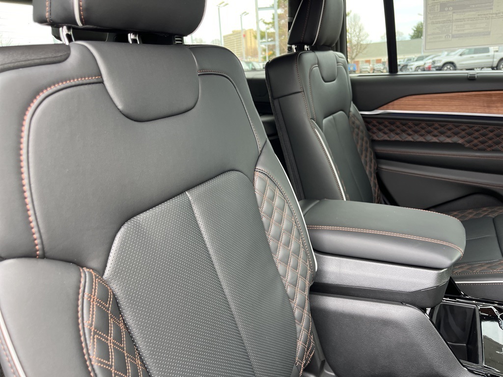 2025 Jeep Grand Cherokee L Summit Reserve photo 36