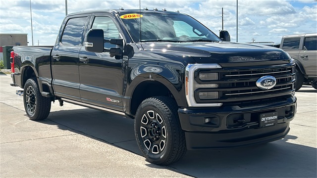 2026 Ford F-350 Super Duty Platinum's photo
