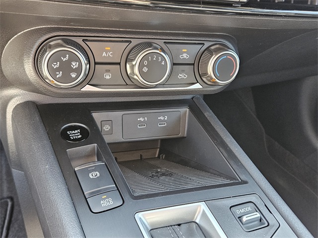 2025 Nissan Kicks SV photo 18