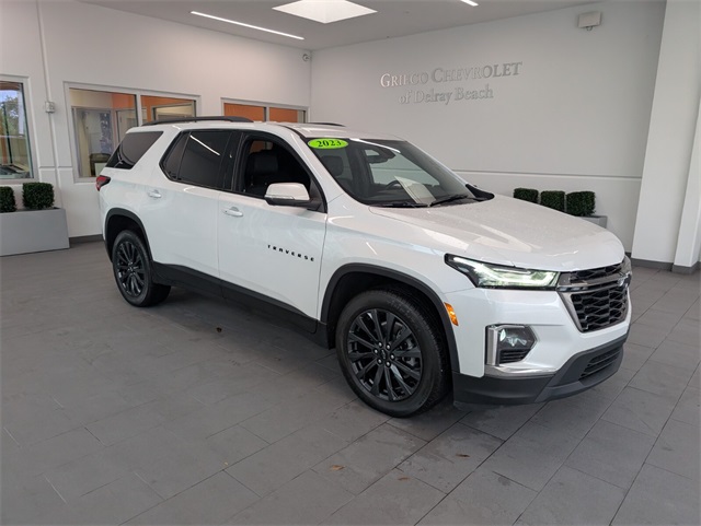 2023 Chevrolet Traverse RS photo 2