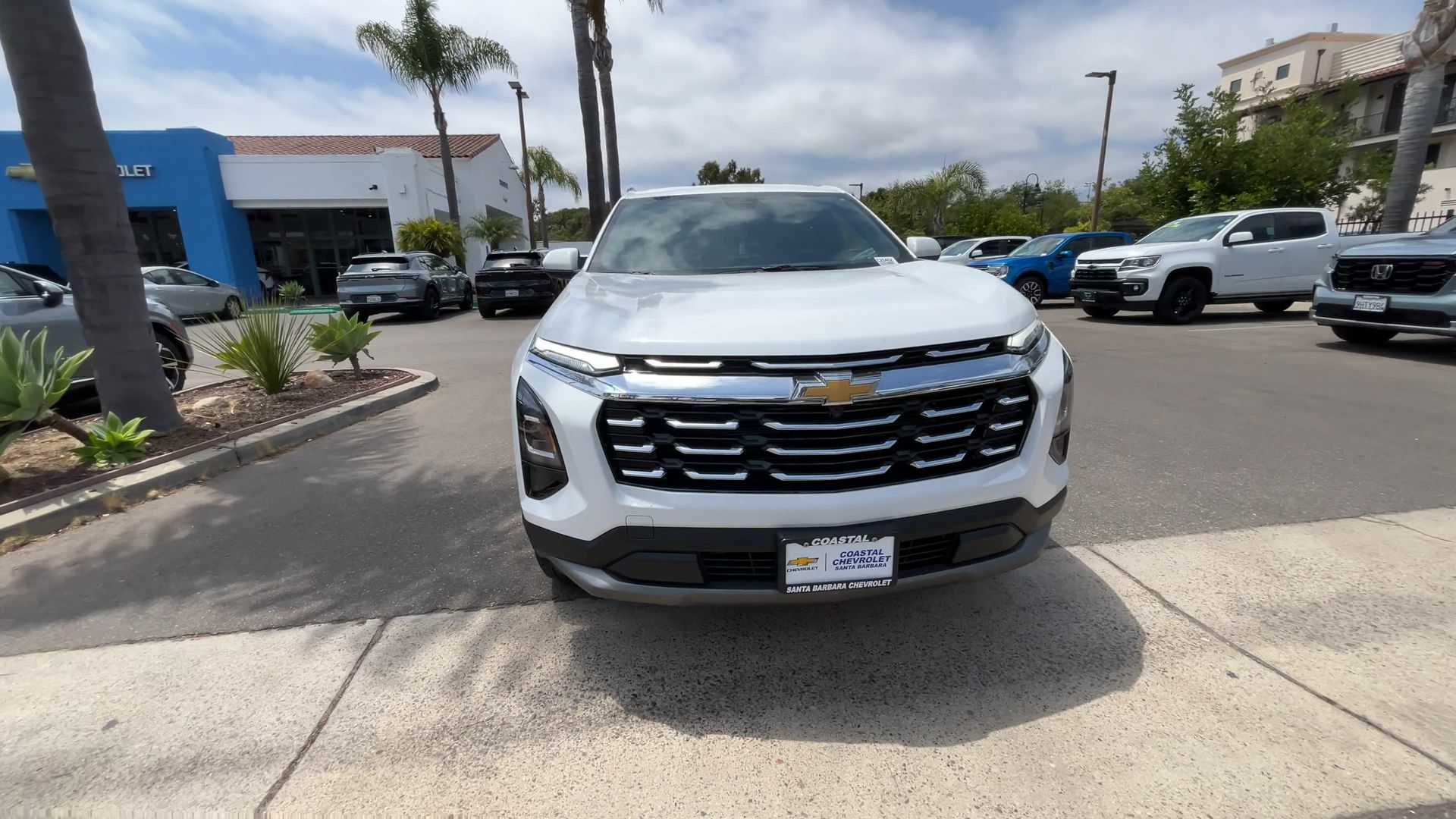 2025 Chevrolet Equinox LT photo 3