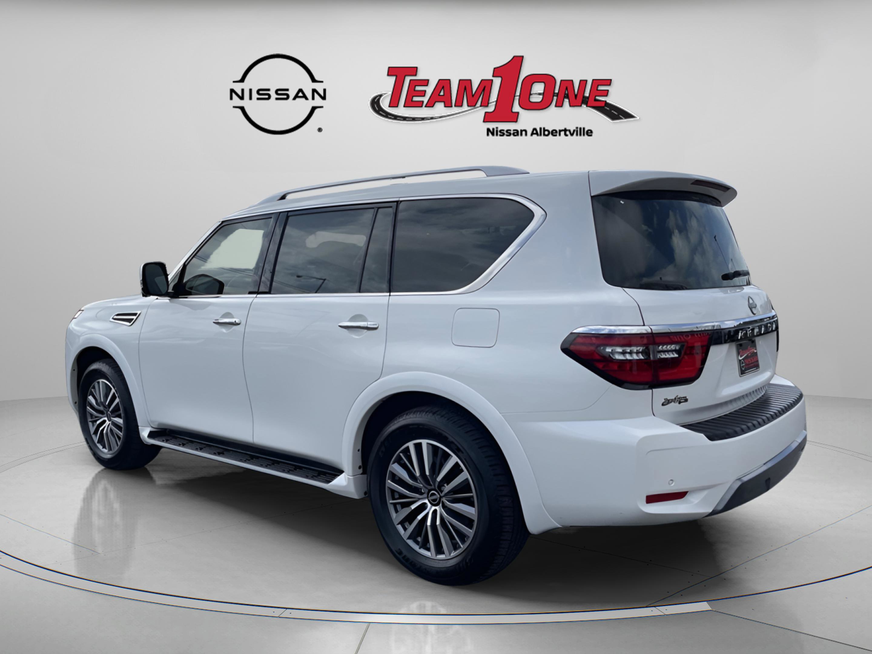 2024 Nissan Armada SL photo 2