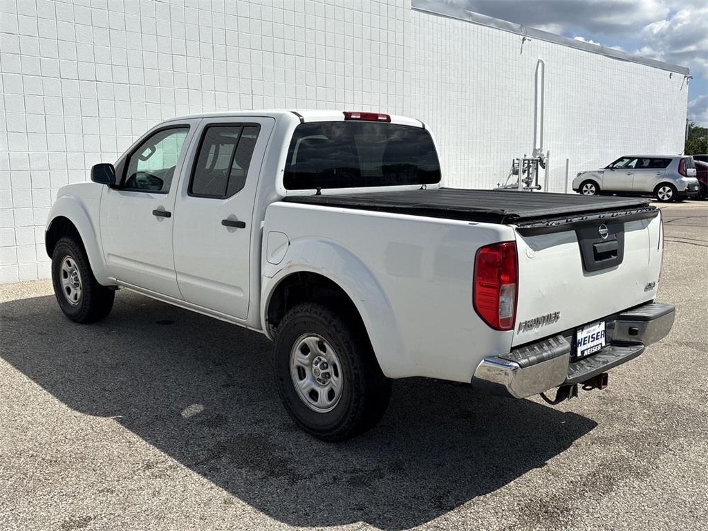2014 Nissan Frontier S photo 11