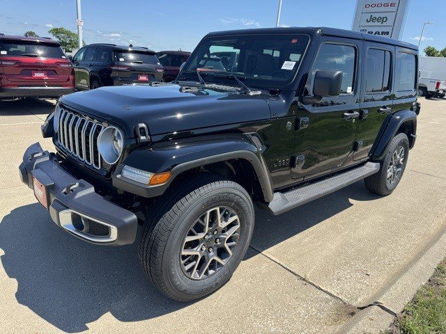 2025 Jeep Wrangler Sahara photo 2