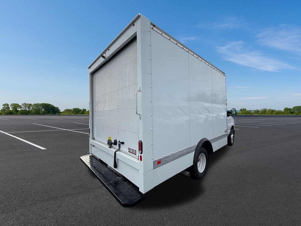 2025 Ford E-350 Base photo 6