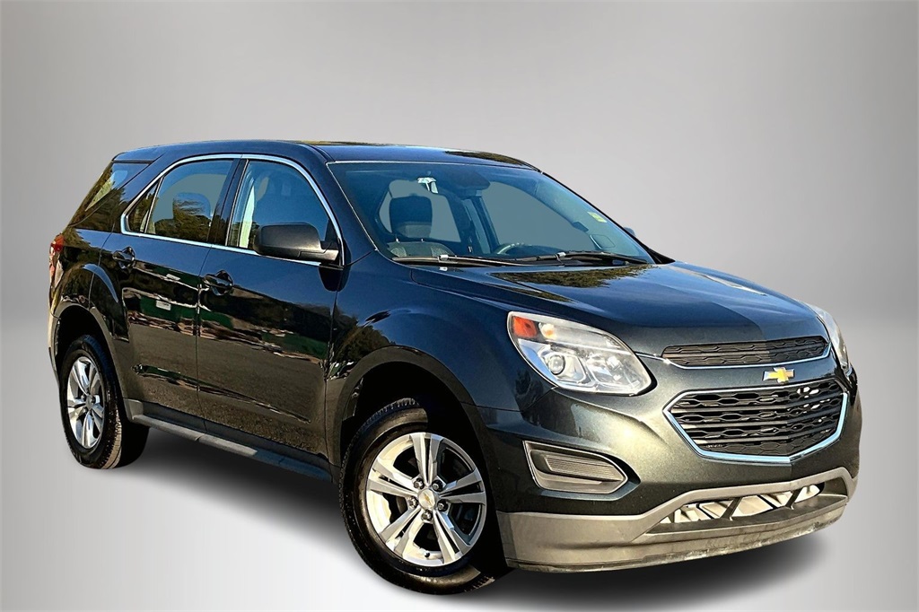 2017 Chevrolet Equinox LS's photo
