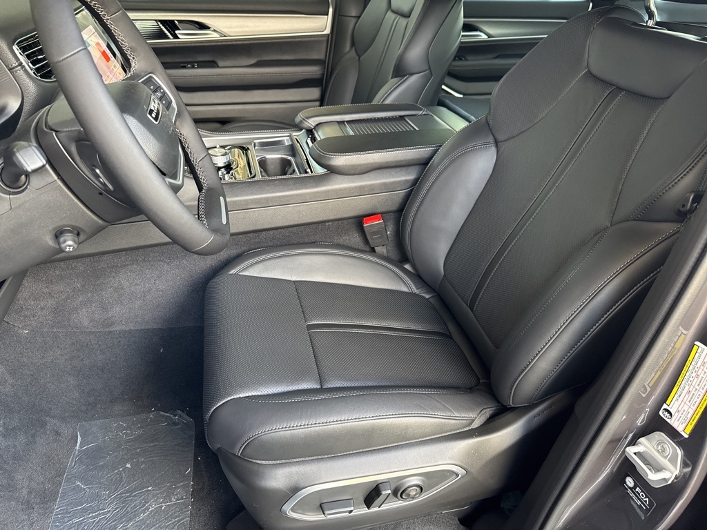2025 Jeep Wagoneer Limited Series II photo 4