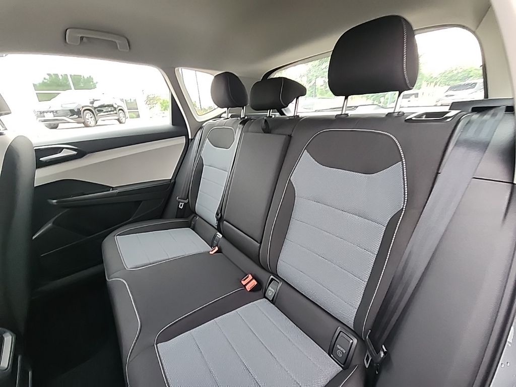 2025 Volkswagen Taos S photo 18