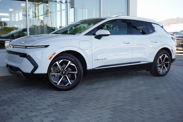 2025 Chevrolet Equinox EV 1LT photo 3