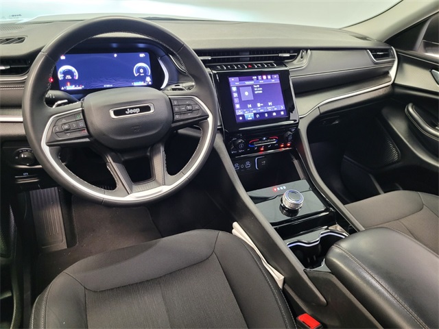 2023 Jeep Grand Cherokee Laredo photo 6