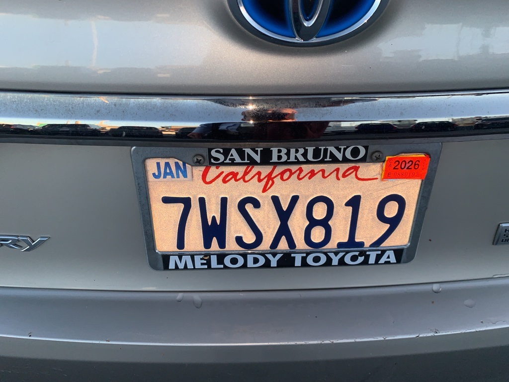 2017 Toyota Camry Hybrid SE photo 3