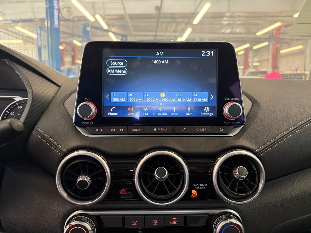 2025 Nissan Sentra SV photo 9