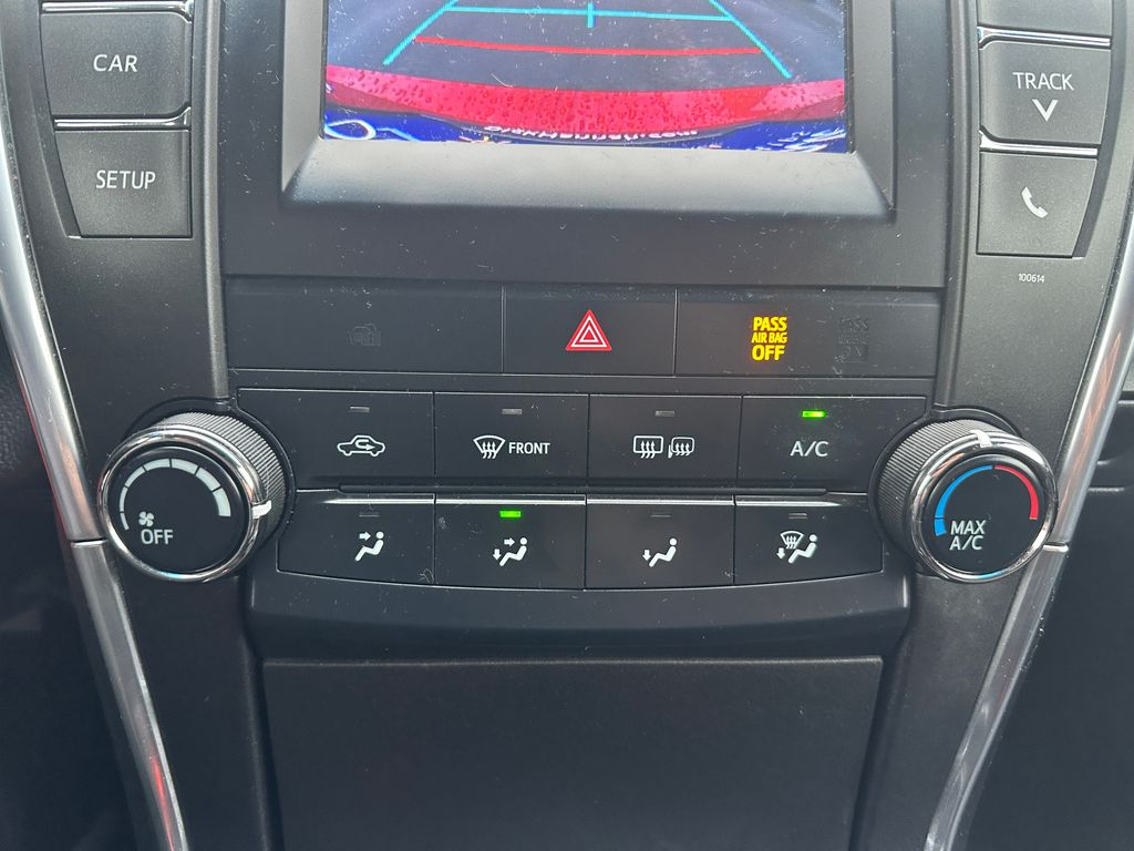 2017 Toyota Camry SE photo 15