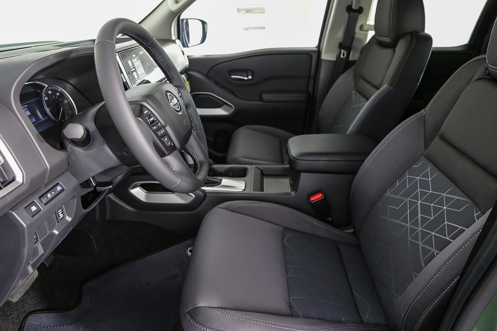 2025 Nissan Frontier SV photo 19