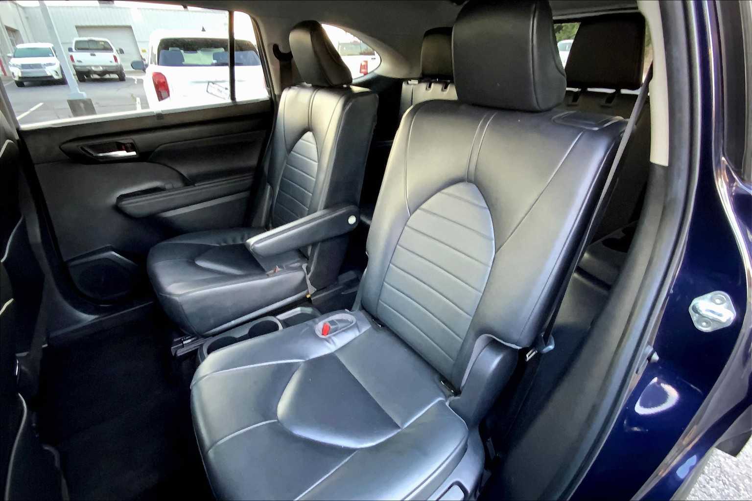 2023 Toyota Highlander XLE photo 19
