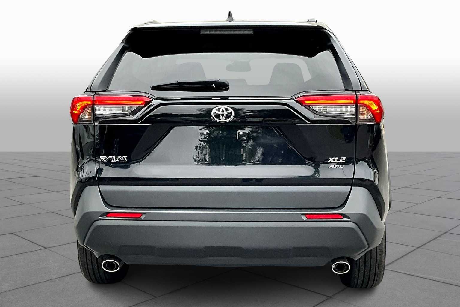 2024 Toyota RAV4 XLE photo 4