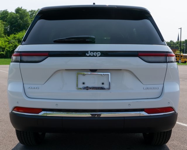 2025 Jeep Grand Cherokee Laredo X photo 2