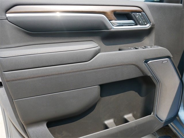 2025 Chevrolet Silverado 3500HD High Country photo 10