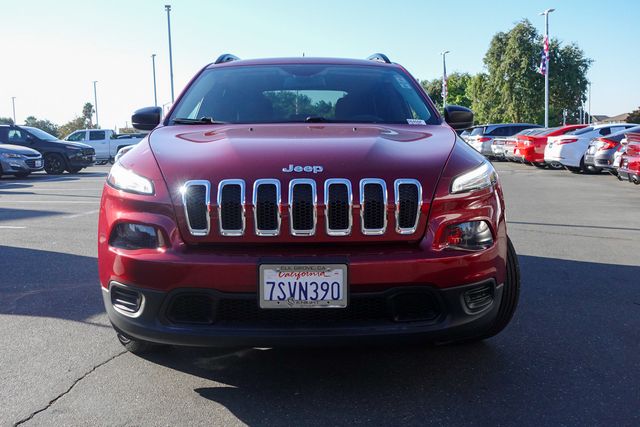 2016 Jeep Cherokee Sport photo 3