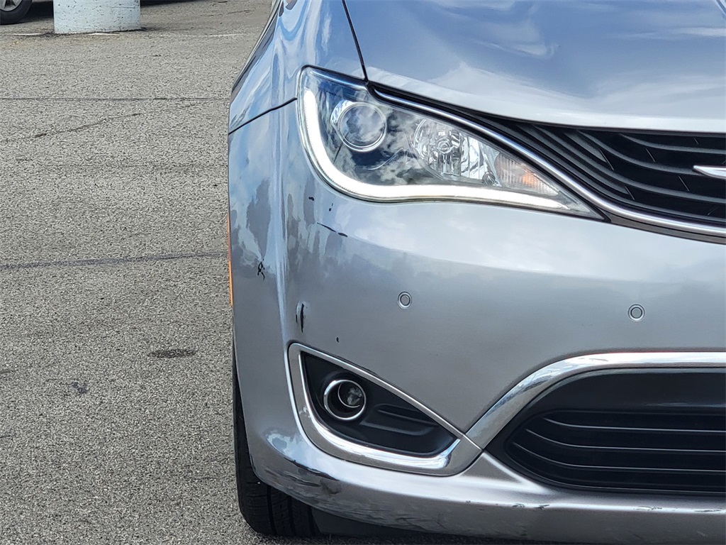 2018 Chrysler Pacifica Hybrid Limited photo 3