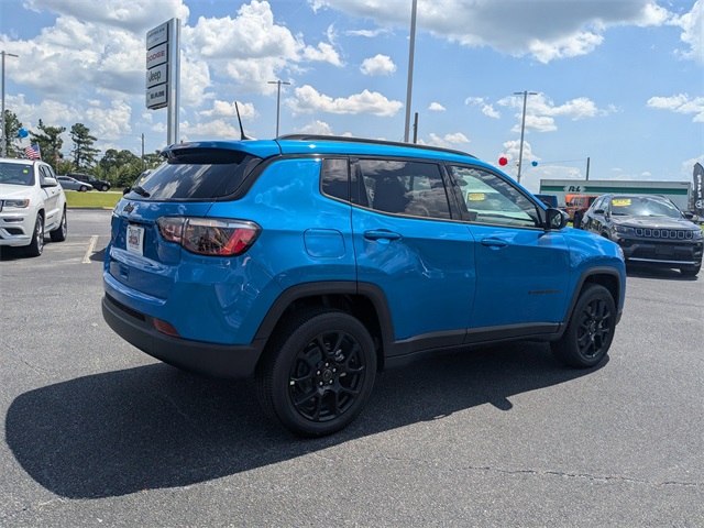 2025 Jeep Compass Latitude photo 4