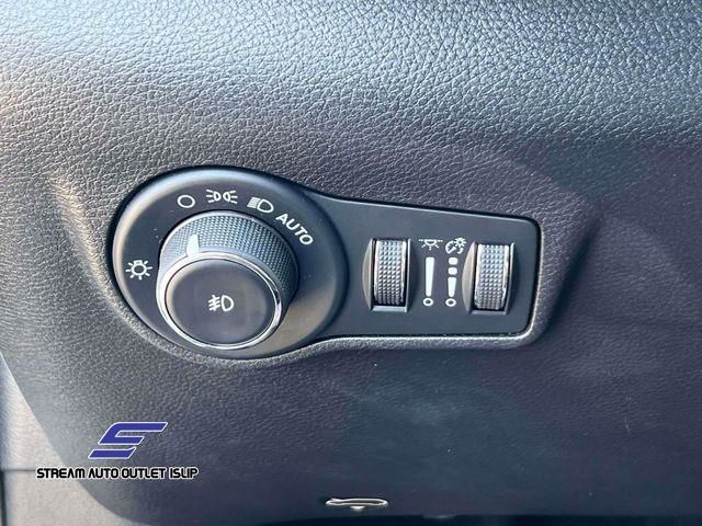 2022 Jeep Compass Latitude Lux photo 20
