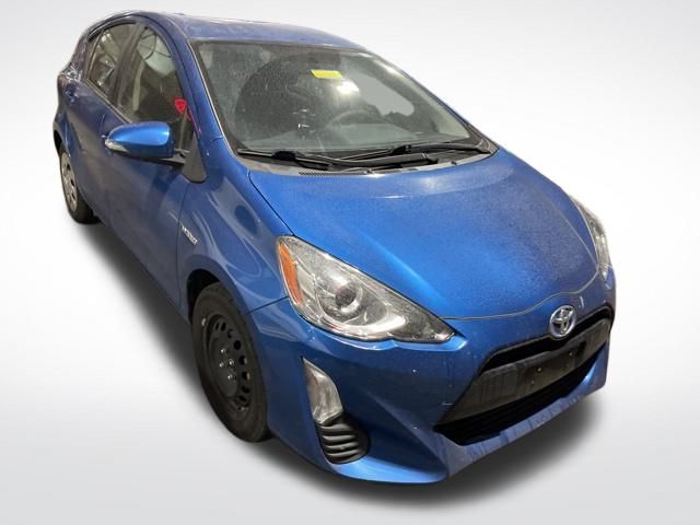 2016 Toyota Prius c Two's photo