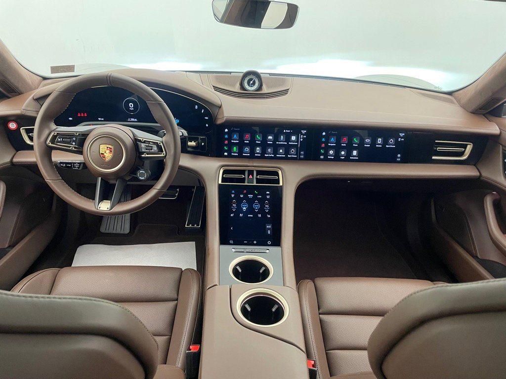 2024 Porsche Taycan GTS photo 14