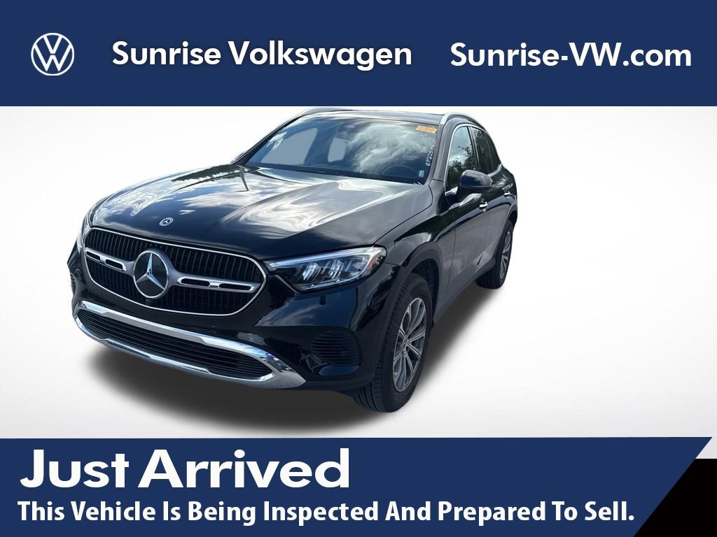 2024 Mercedes Benz GLC 300 4MATIC photo 2