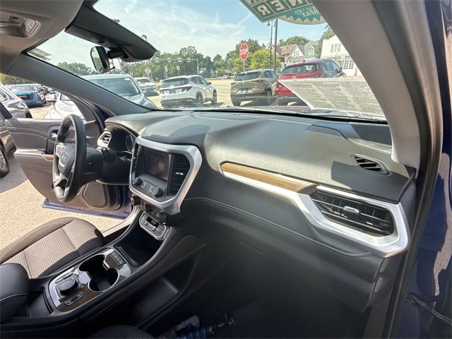 2023 Gmc Acadia SLE photo 18